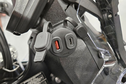 Poweroo USB / USB-C dual socket for BMW Motorcycles